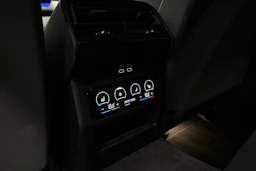 harmaa BMW i5 2025 kuva 30.