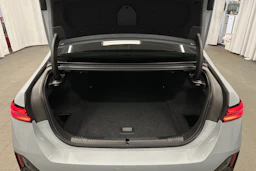 harmaa BMW i5 2025 kuva 31.