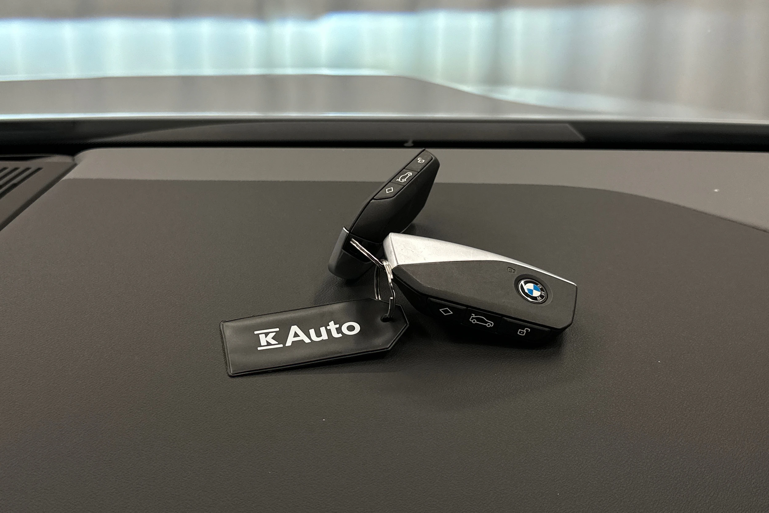 harmaa BMW i5 2025 kuva 33.