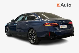 sininen BMW i5 M60 2023 kuva 2.