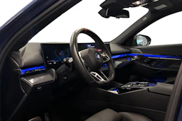 sininen BMW i5 M60 2023 kuva 3.