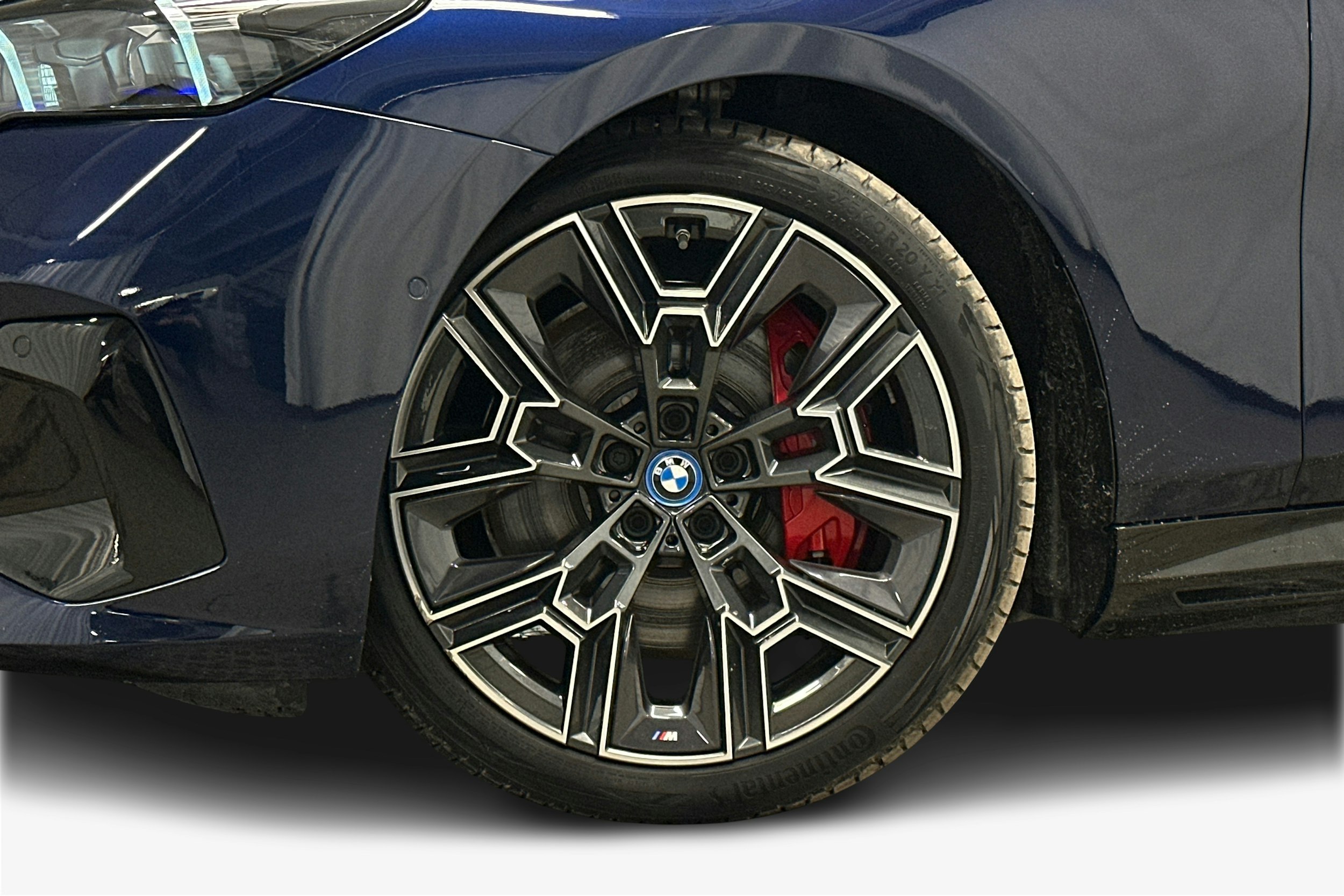met. sininen BMW i5 M60 2025 kuva 11.