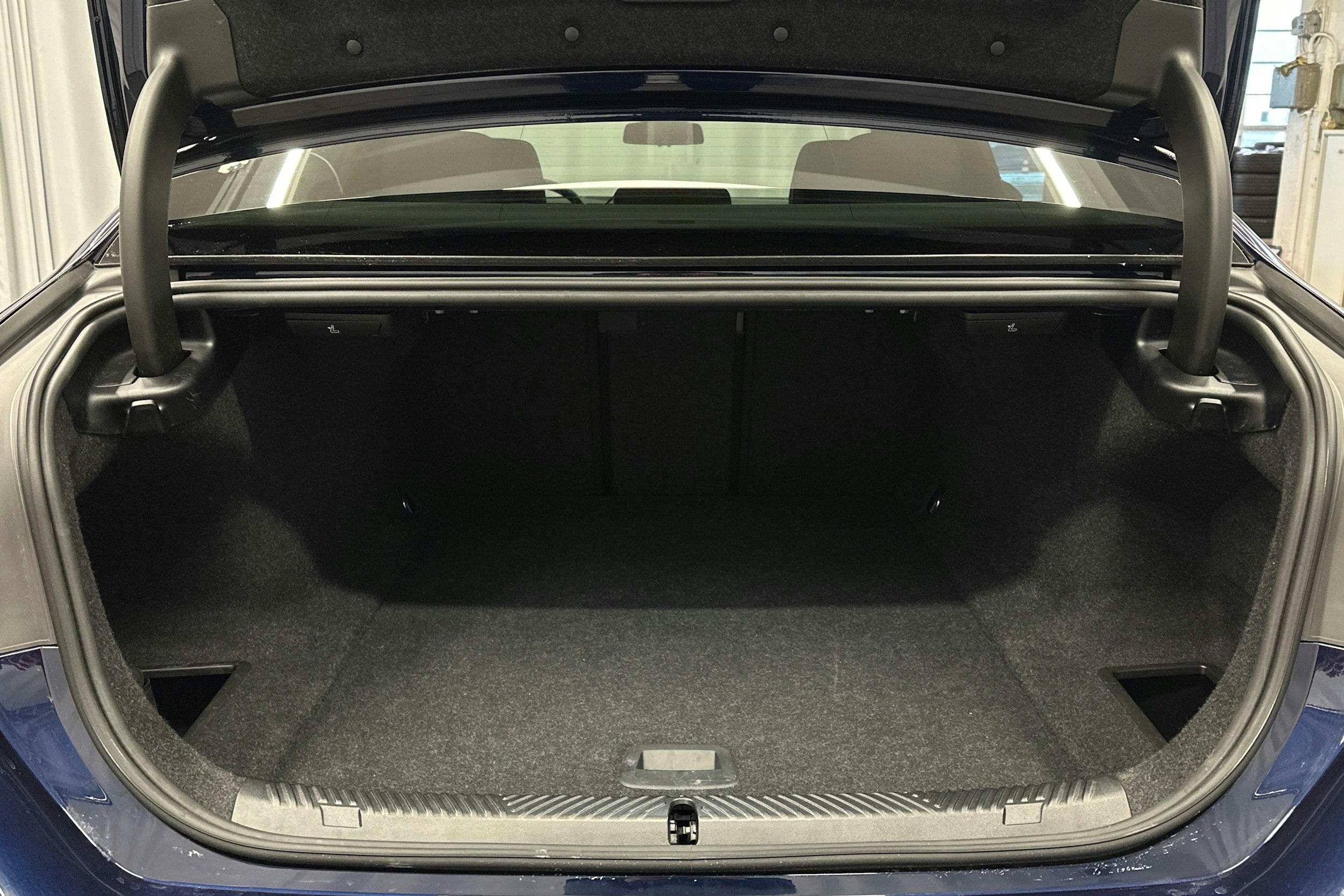 met. sininen BMW i5 M60 2025 kuva 14.