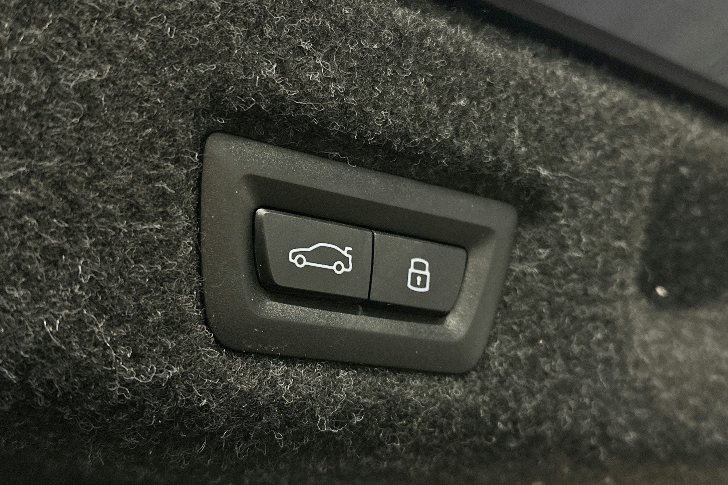 met. sininen BMW i5 M60 2025 kuva 15.