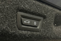 met. sininen BMW i5 M60 2025 kuva 15.