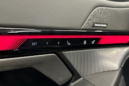 met. sininen BMW i5 M60 2025 kuva 19.