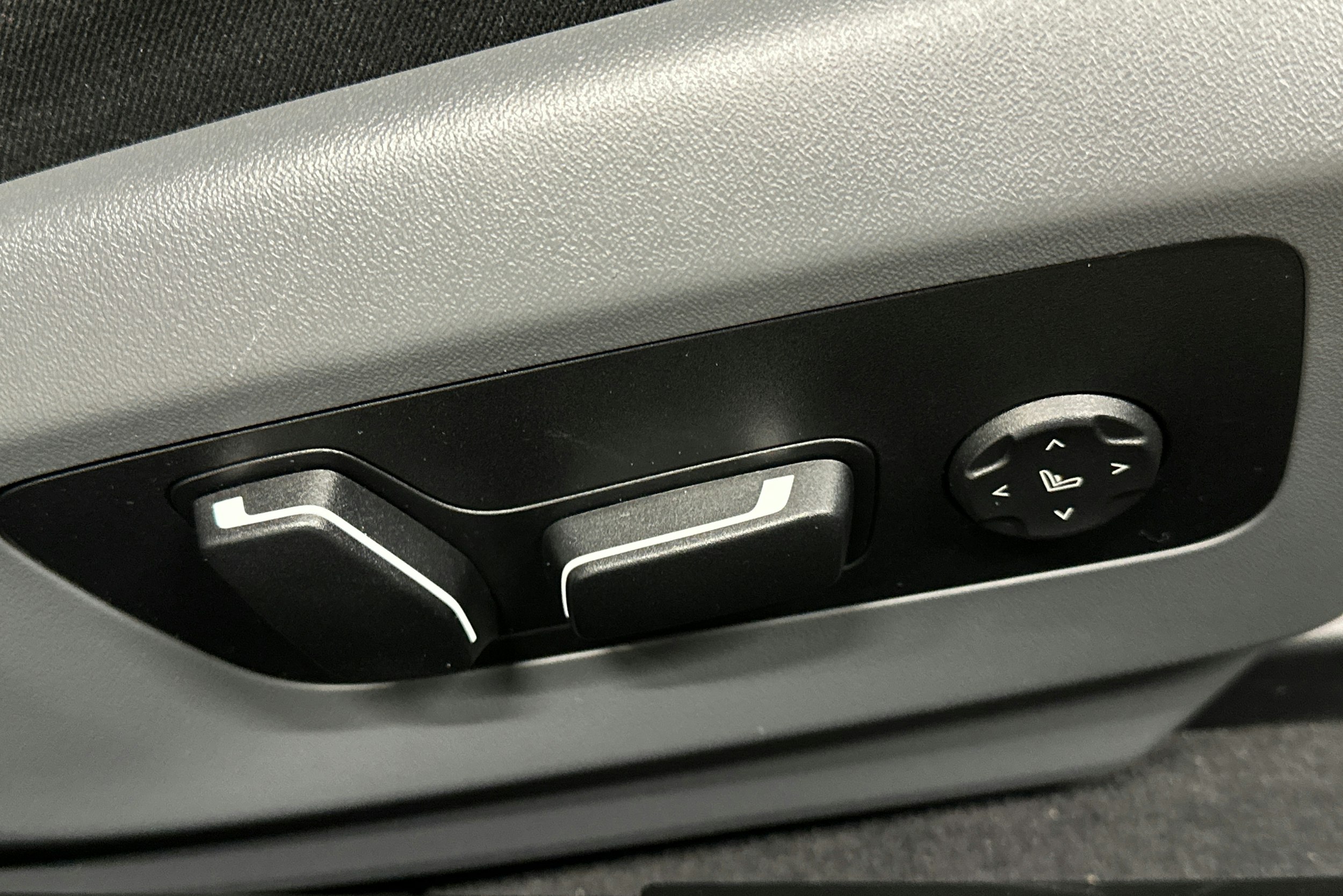 met. sininen BMW i5 M60 2025 kuva 20.