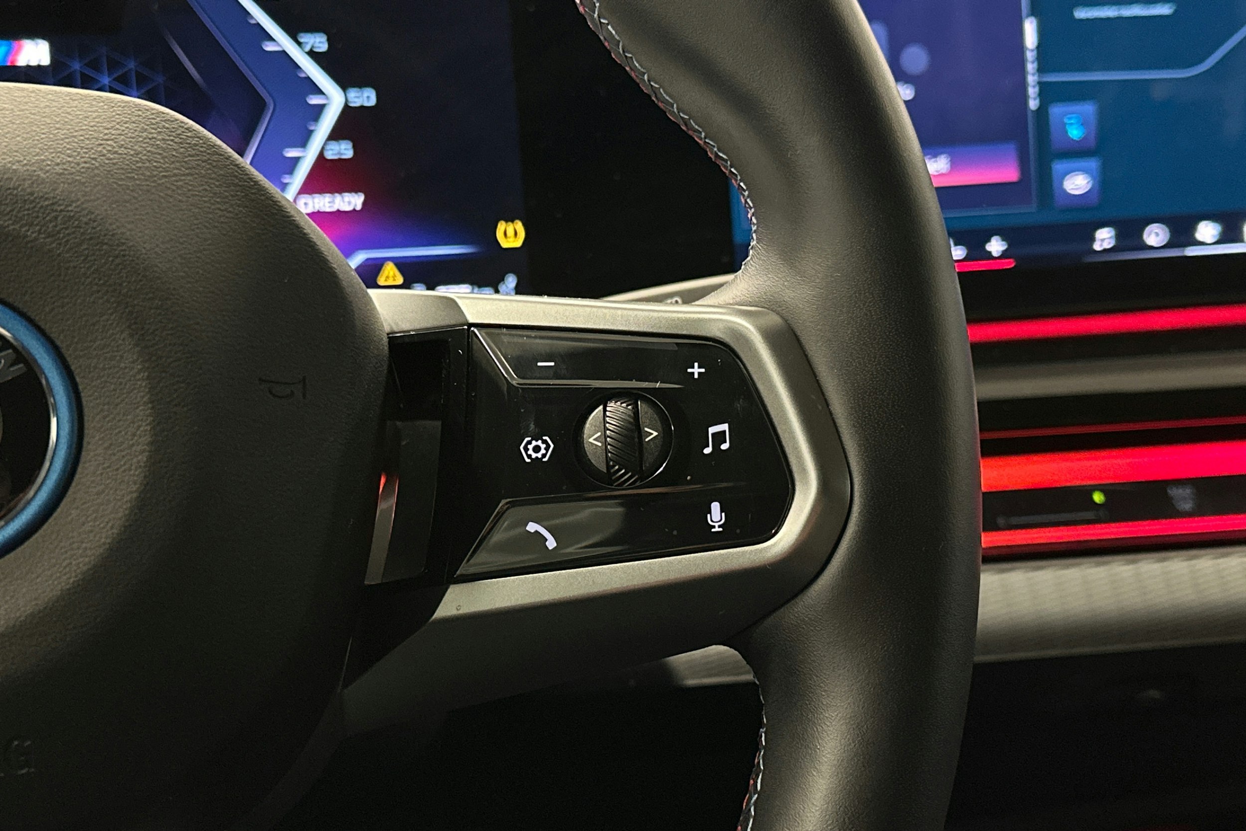 met. sininen BMW i5 M60 2025 kuva 24.