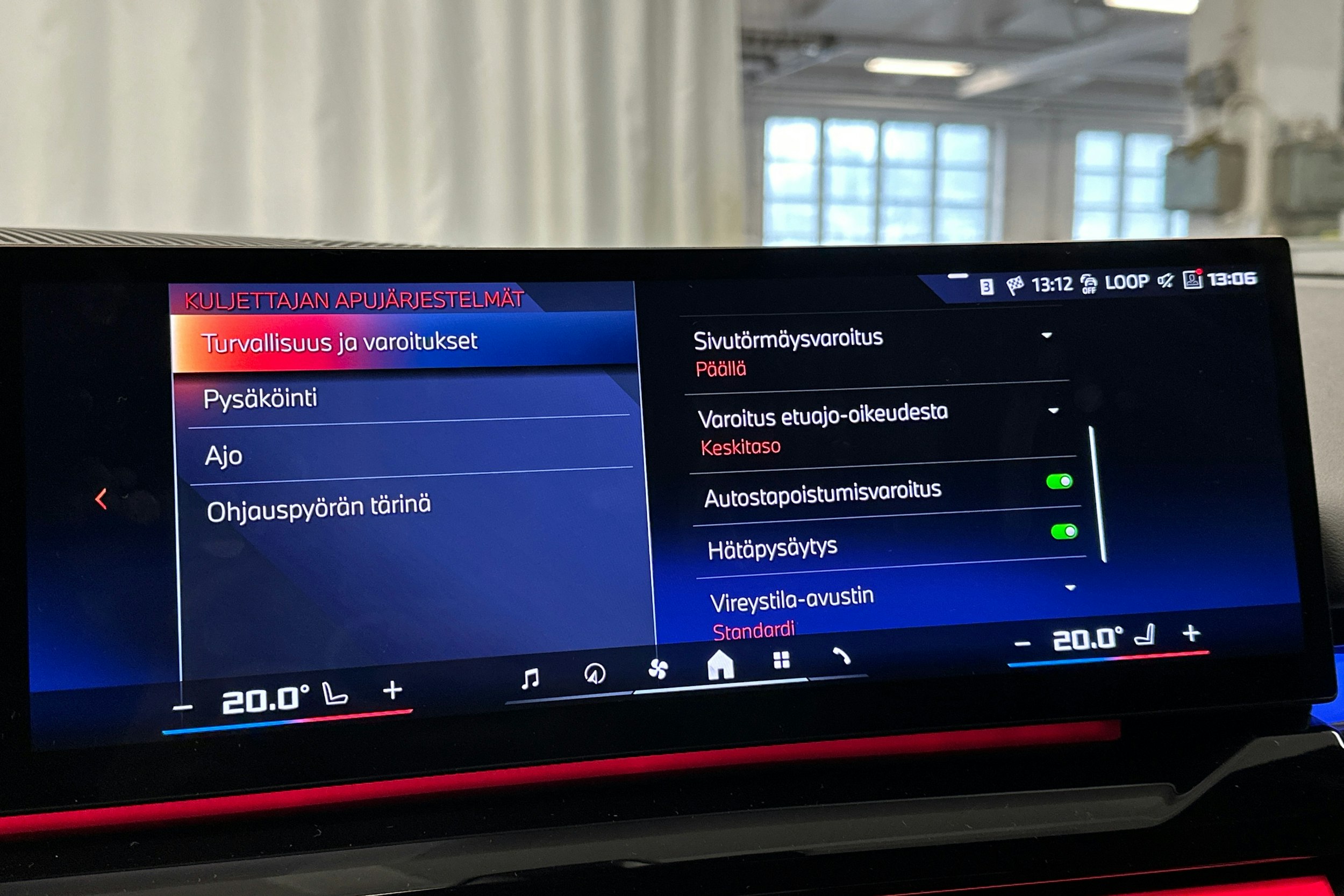 met. sininen BMW i5 M60 2025 kuva 29.