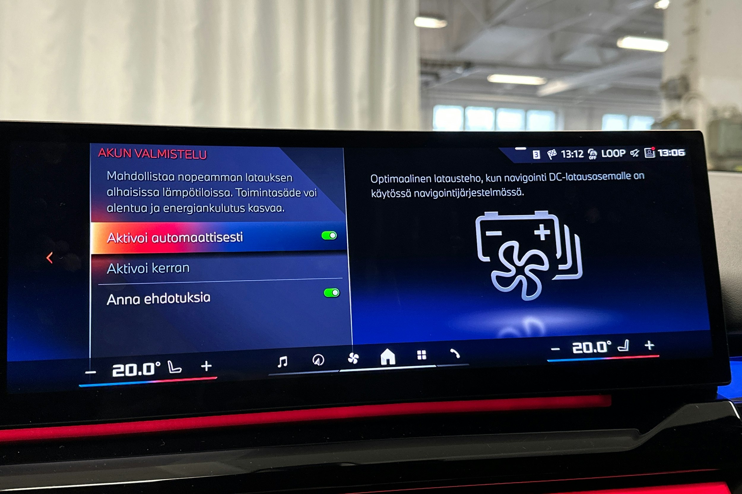 met. sininen BMW i5 M60 2025 kuva 32.