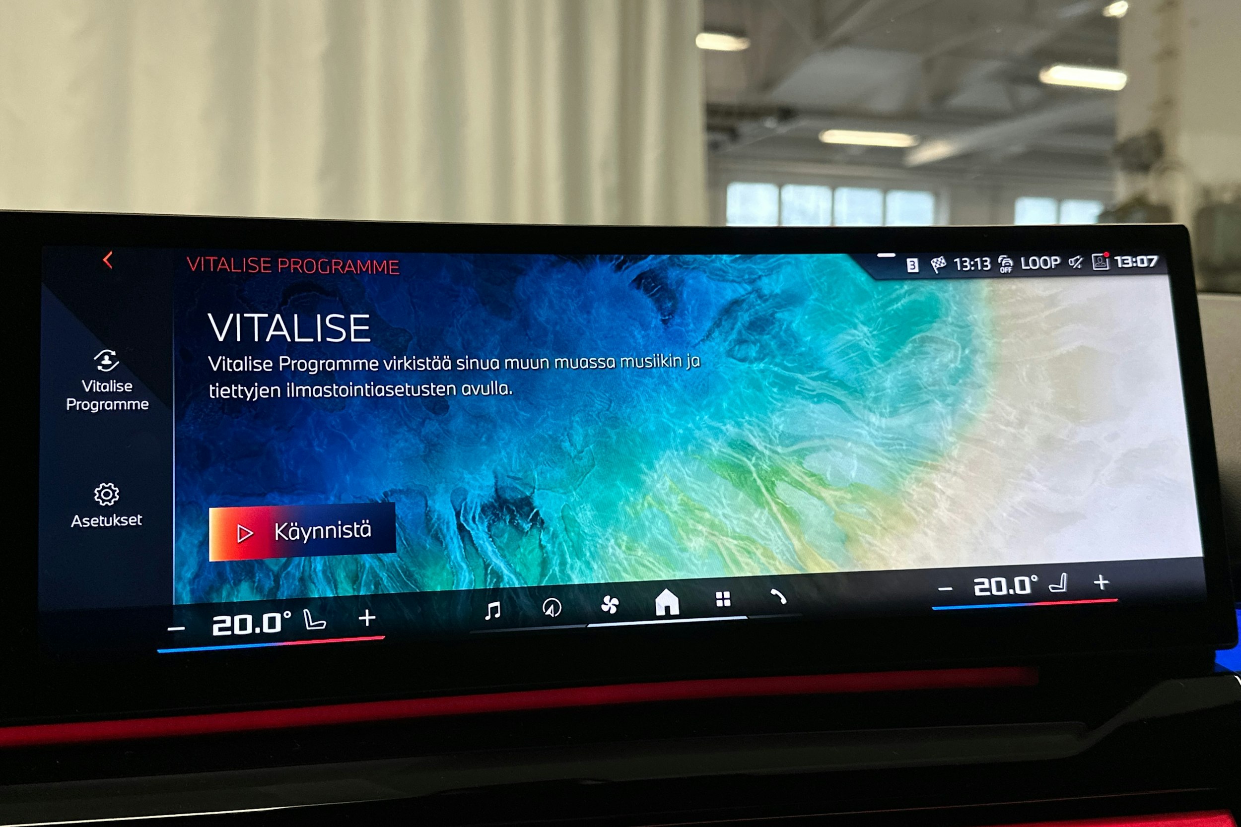 met. sininen BMW i5 M60 2025 kuva 35.