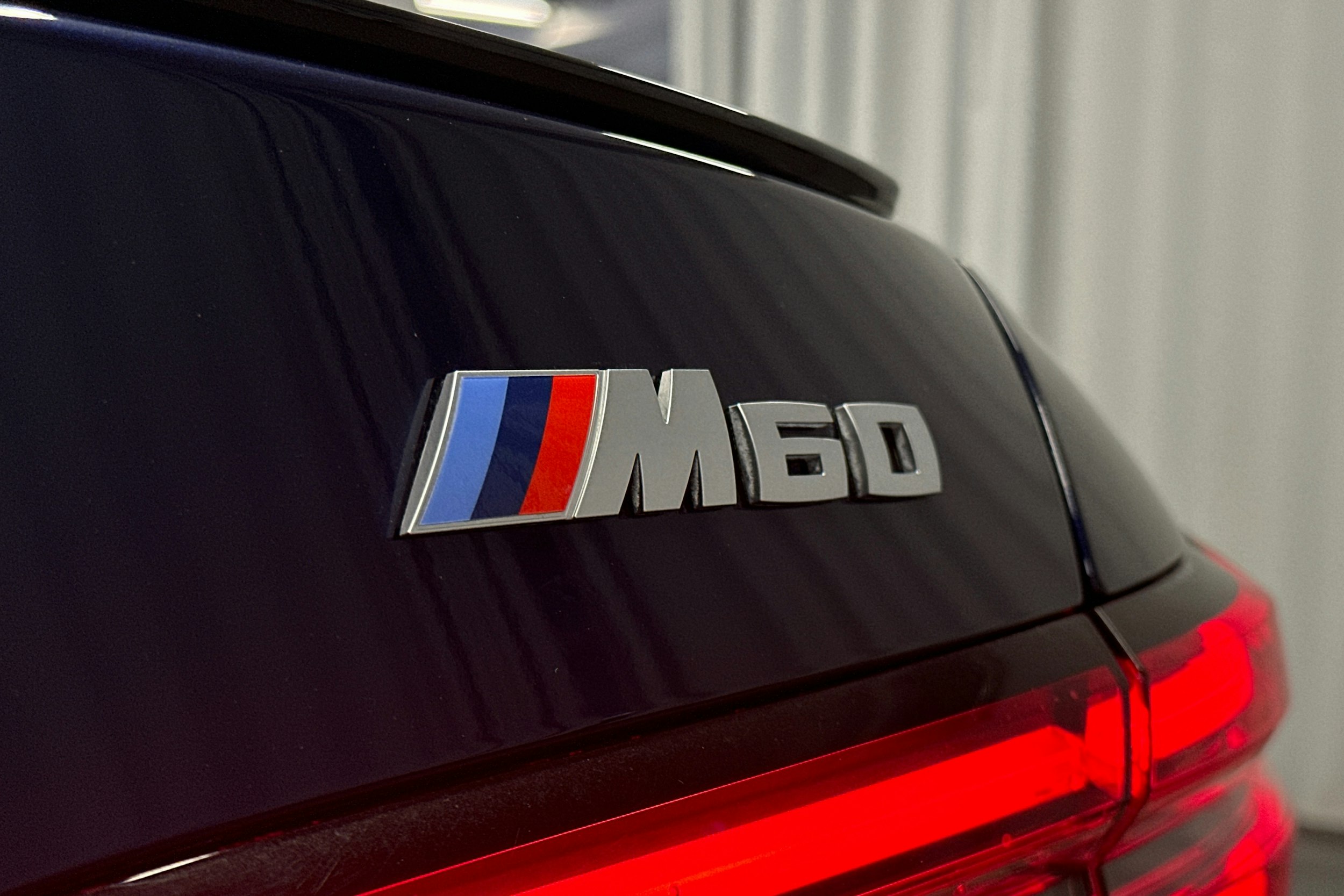 met. sininen BMW i5 M60 2025 kuva 41.