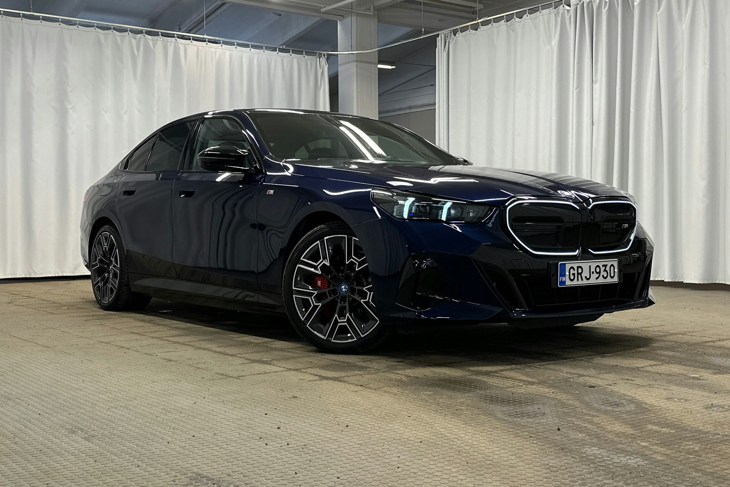 met. sininen BMW i5 M60 2025 kuva 42.