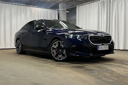 met. sininen BMW i5 M60 2025 kuva 42.