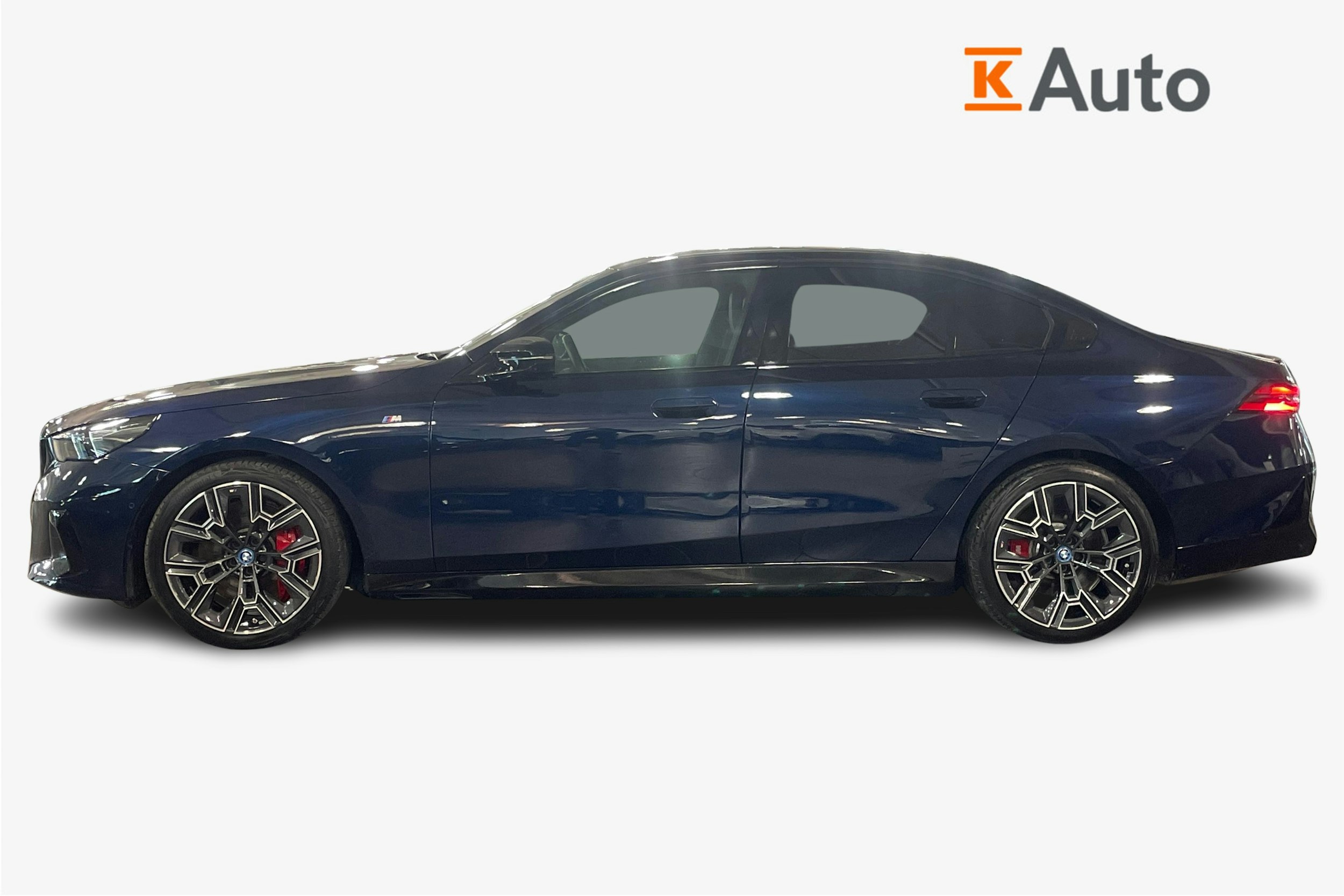 Violetti BMW i5 M60 xDrive 2025 kuva 7.