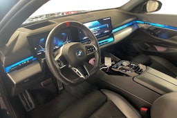 Violetti BMW i5 M60 xDrive 2025 kuva 8.