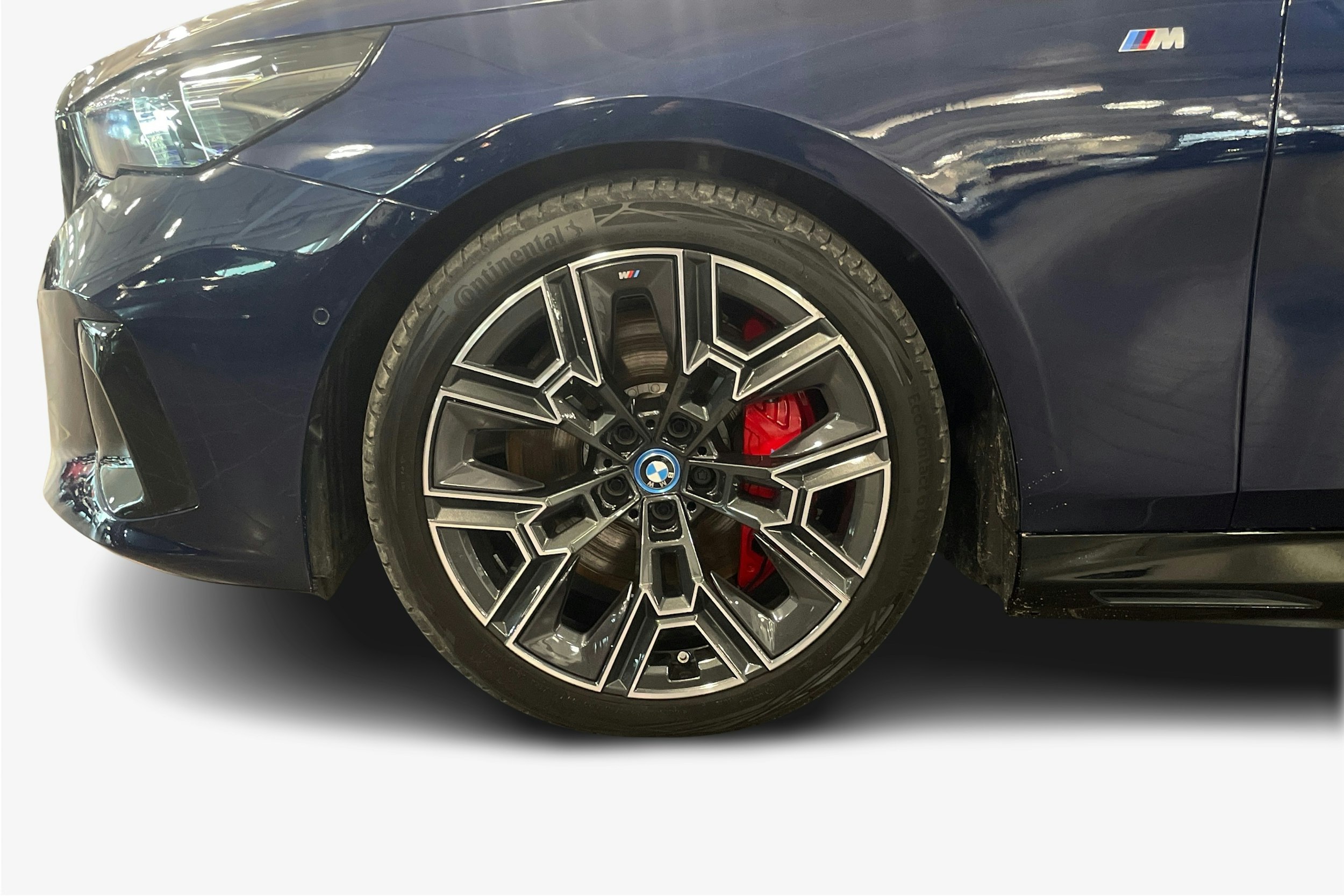 Violetti BMW i5 M60 xDrive 2025 kuva 12.