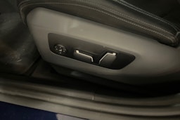 Violetti BMW i5 M60 xDrive 2025 kuva 16.