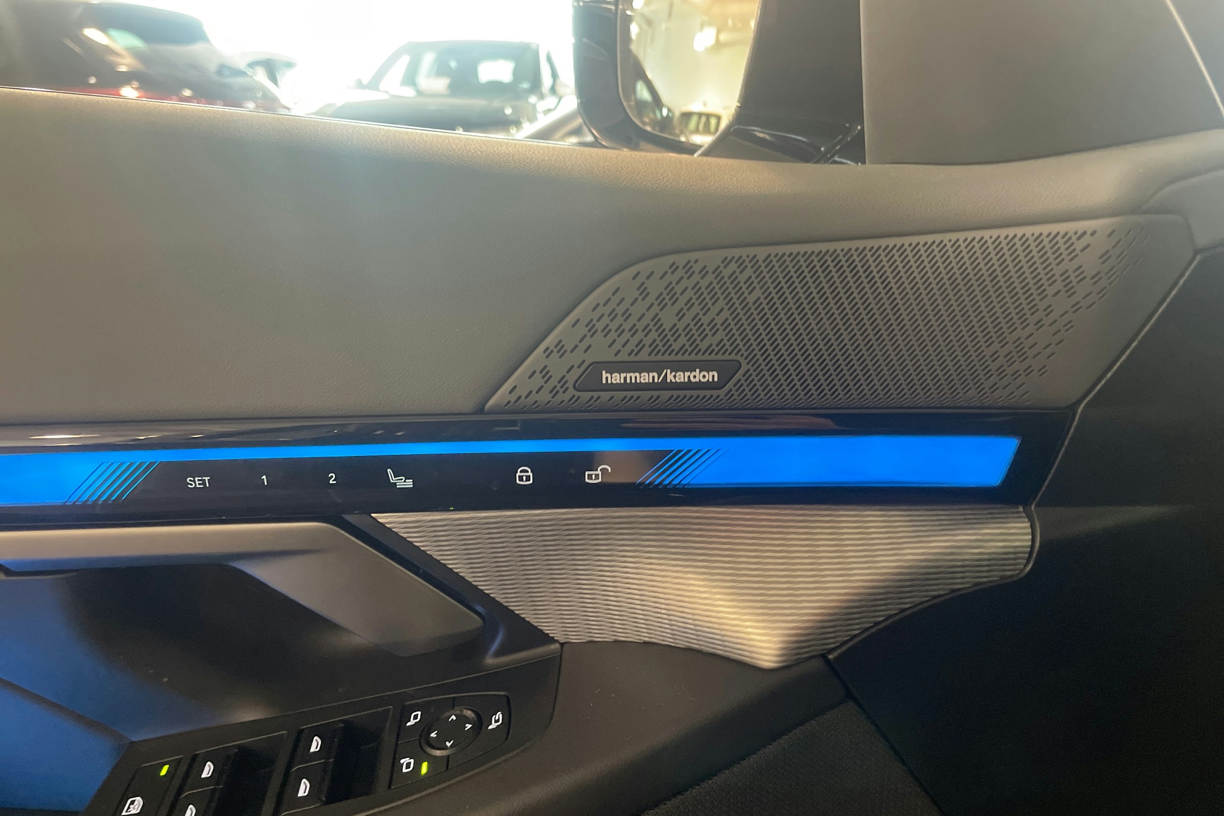 Violetti BMW i5 M60 xDrive 2025 kuva 17.