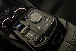 Violetti BMW i5 M60 xDrive 2025 kuva 20.