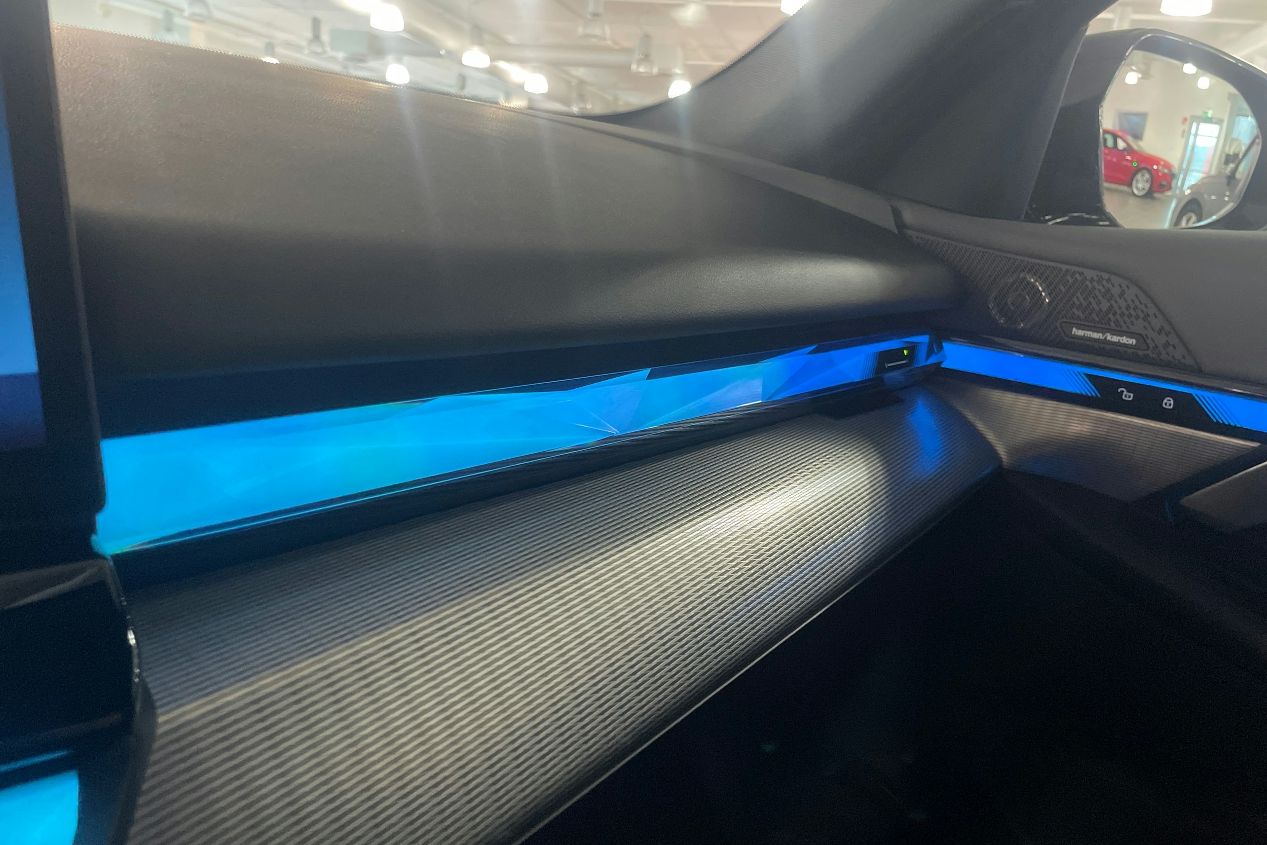 Violetti BMW i5 M60 xDrive 2025 kuva 22.