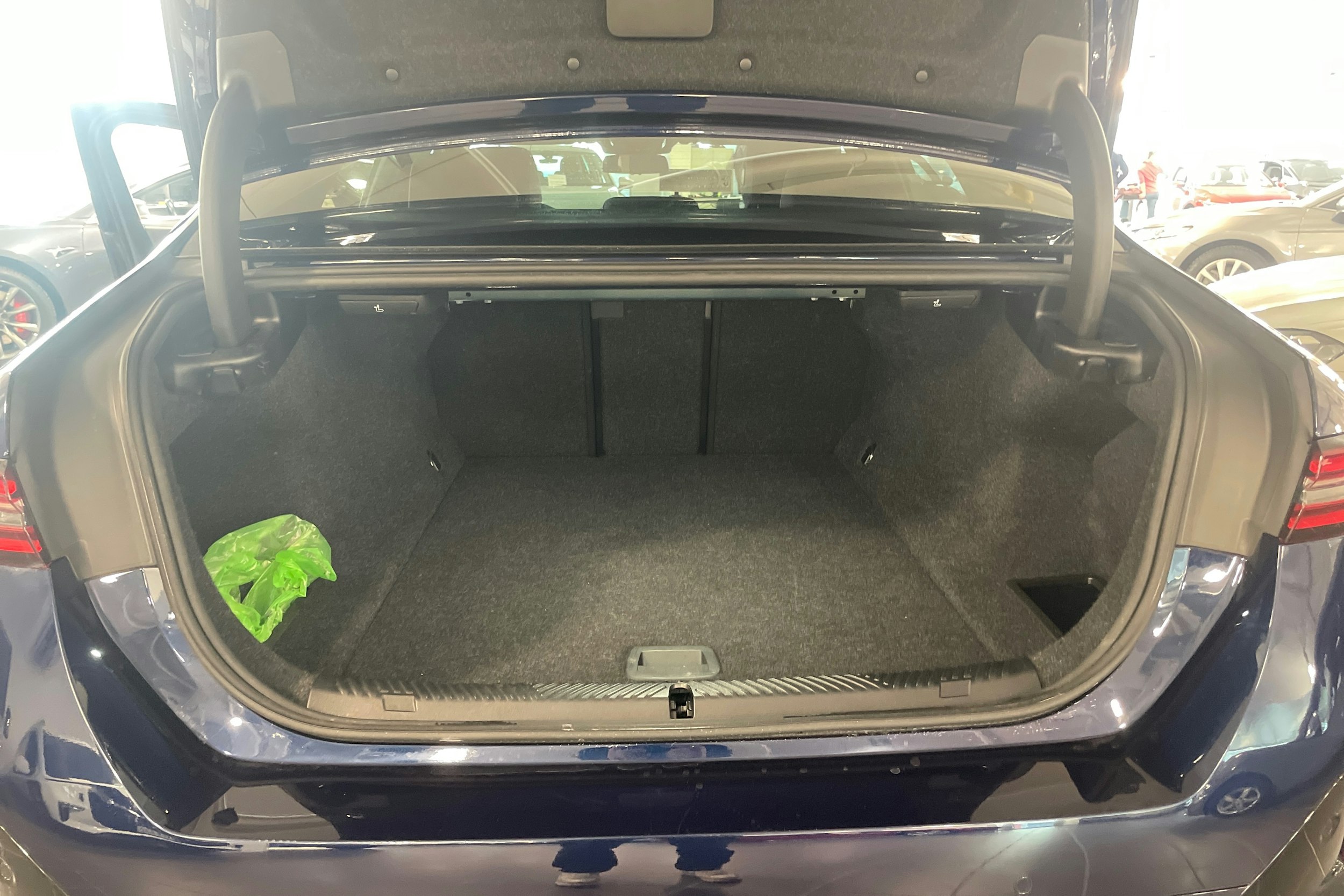 Violetti BMW i5 M60 xDrive 2025 kuva 28.