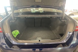 Violetti BMW i5 M60 xDrive 2025 kuva 28.