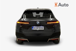 harmaa BMW iX 2021 kuva 3.