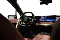 harmaa BMW iX 2021 kuva 9.