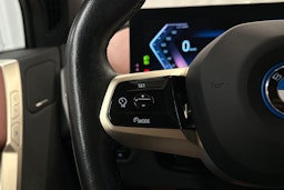 harmaa BMW iX 2021 kuva 14.