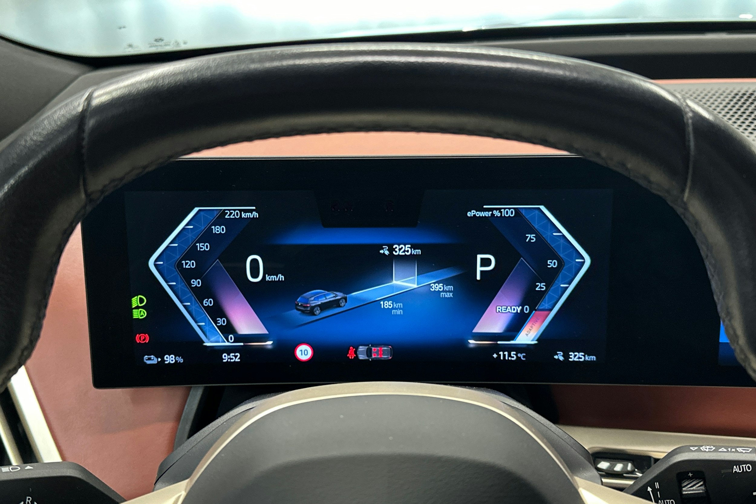 harmaa BMW iX 2021 kuva 16.