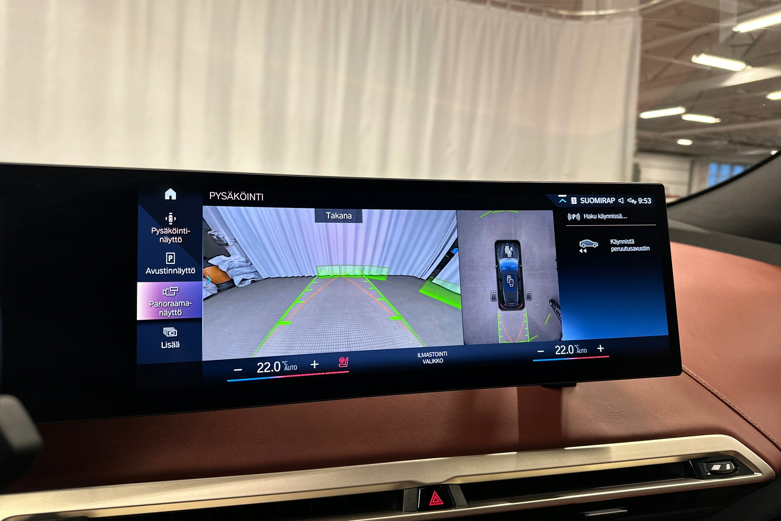 harmaa BMW iX 2021 kuva 17.