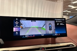 harmaa BMW iX 2021 kuva 17.