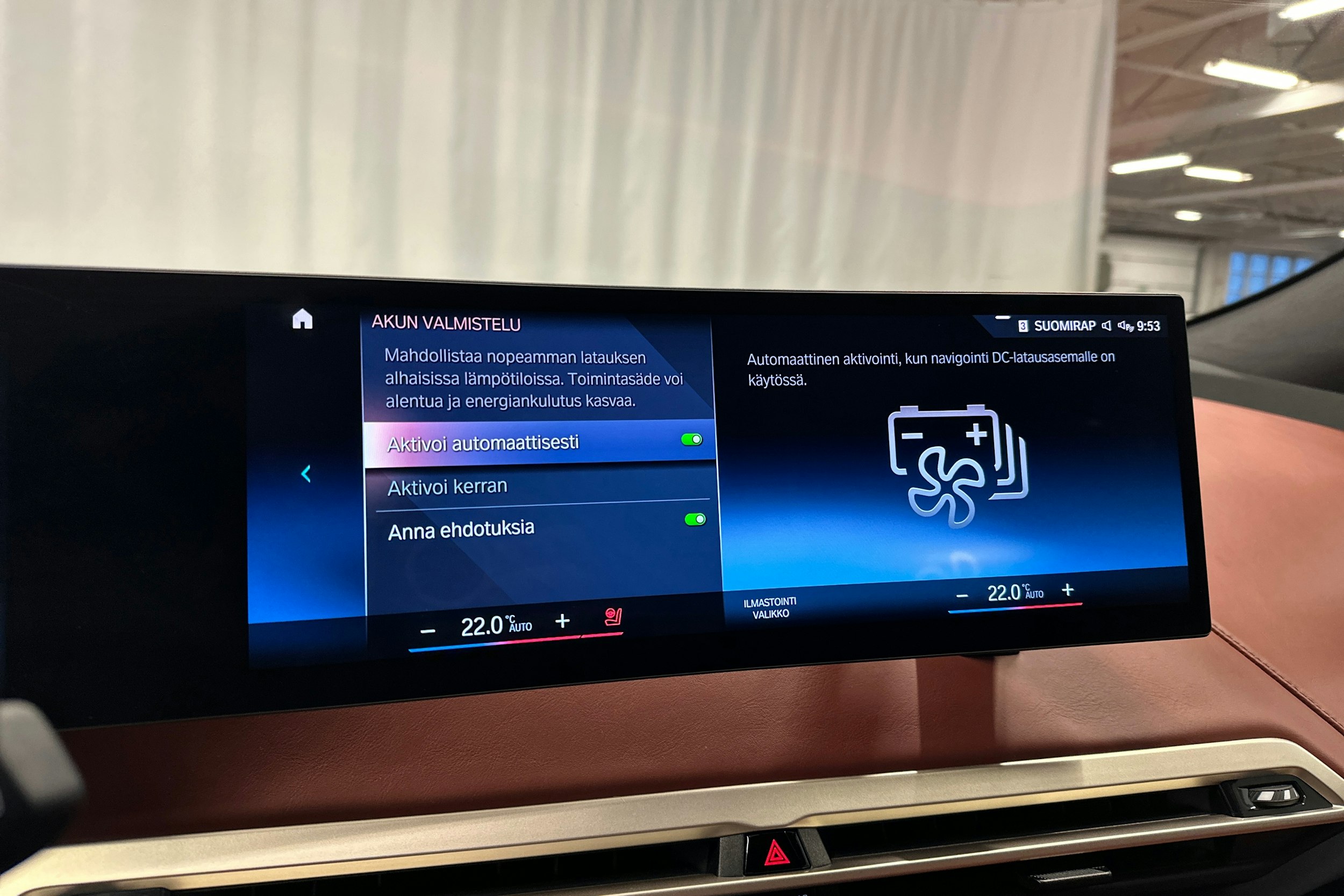 harmaa BMW iX 2021 kuva 18.