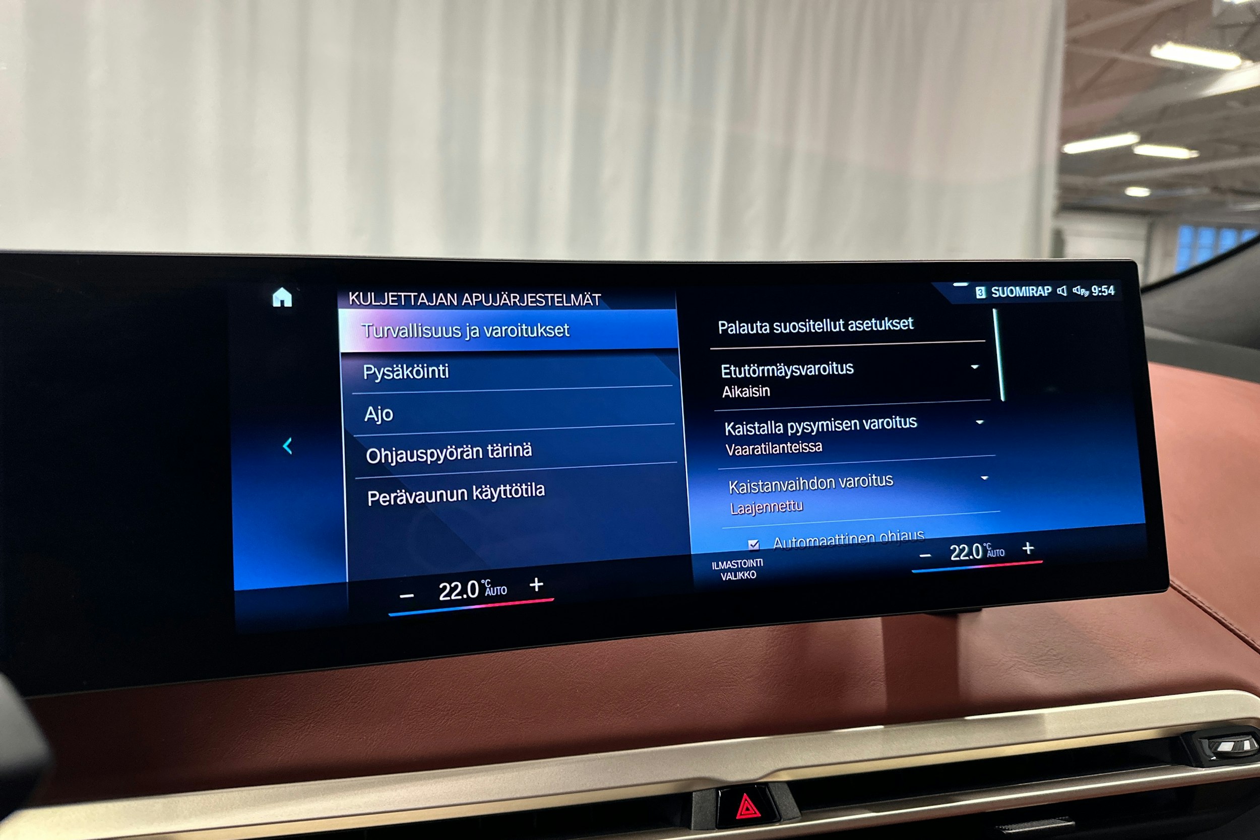 harmaa BMW iX 2021 kuva 22.