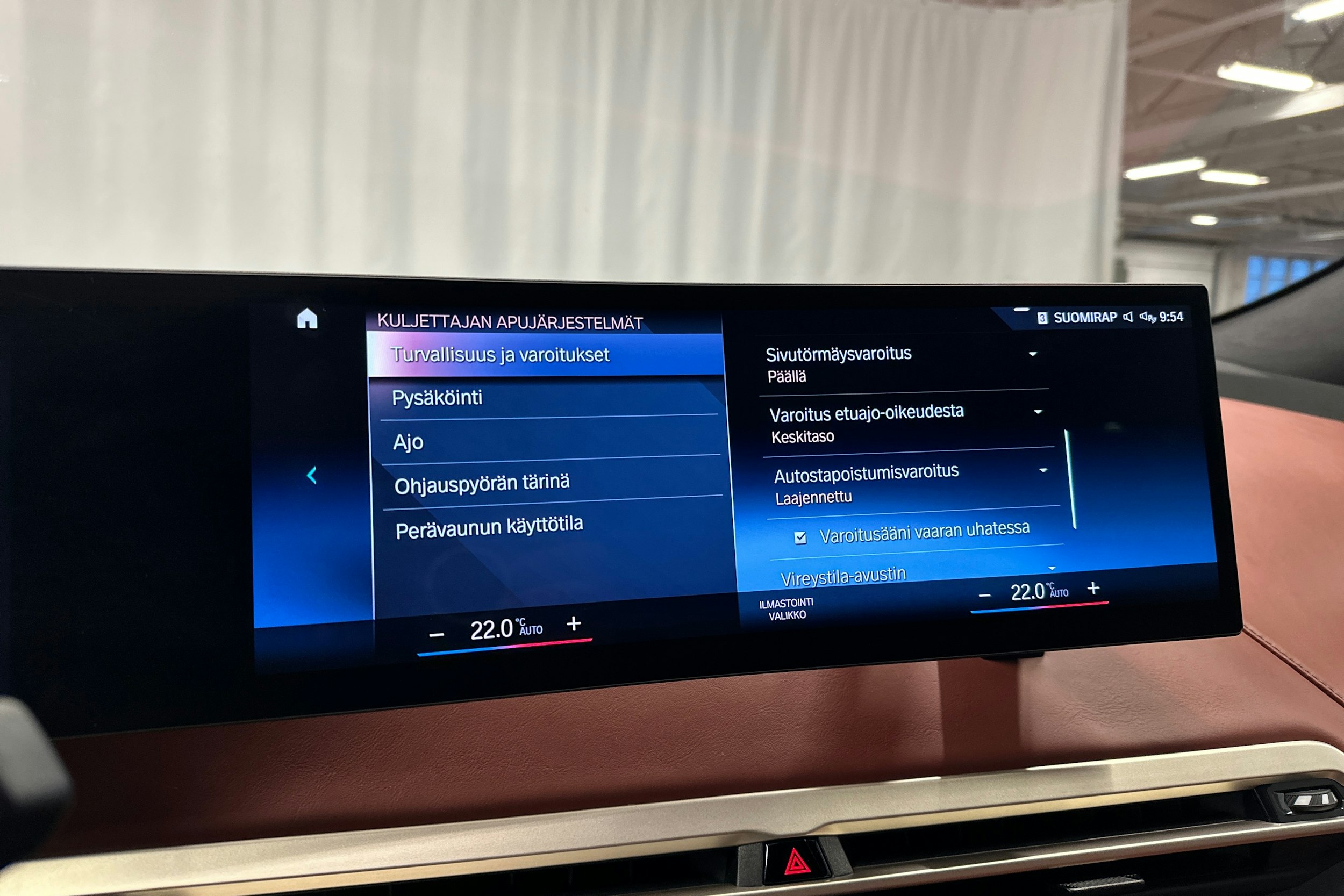 harmaa BMW iX 2021 kuva 23.