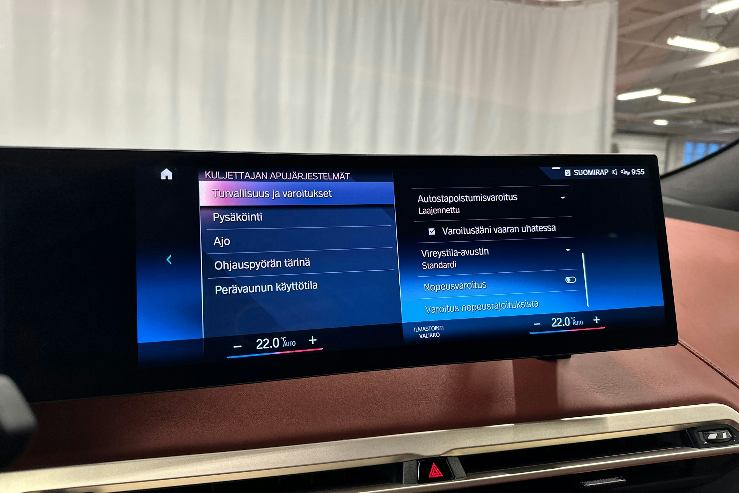 harmaa BMW iX 2021 kuva 24.