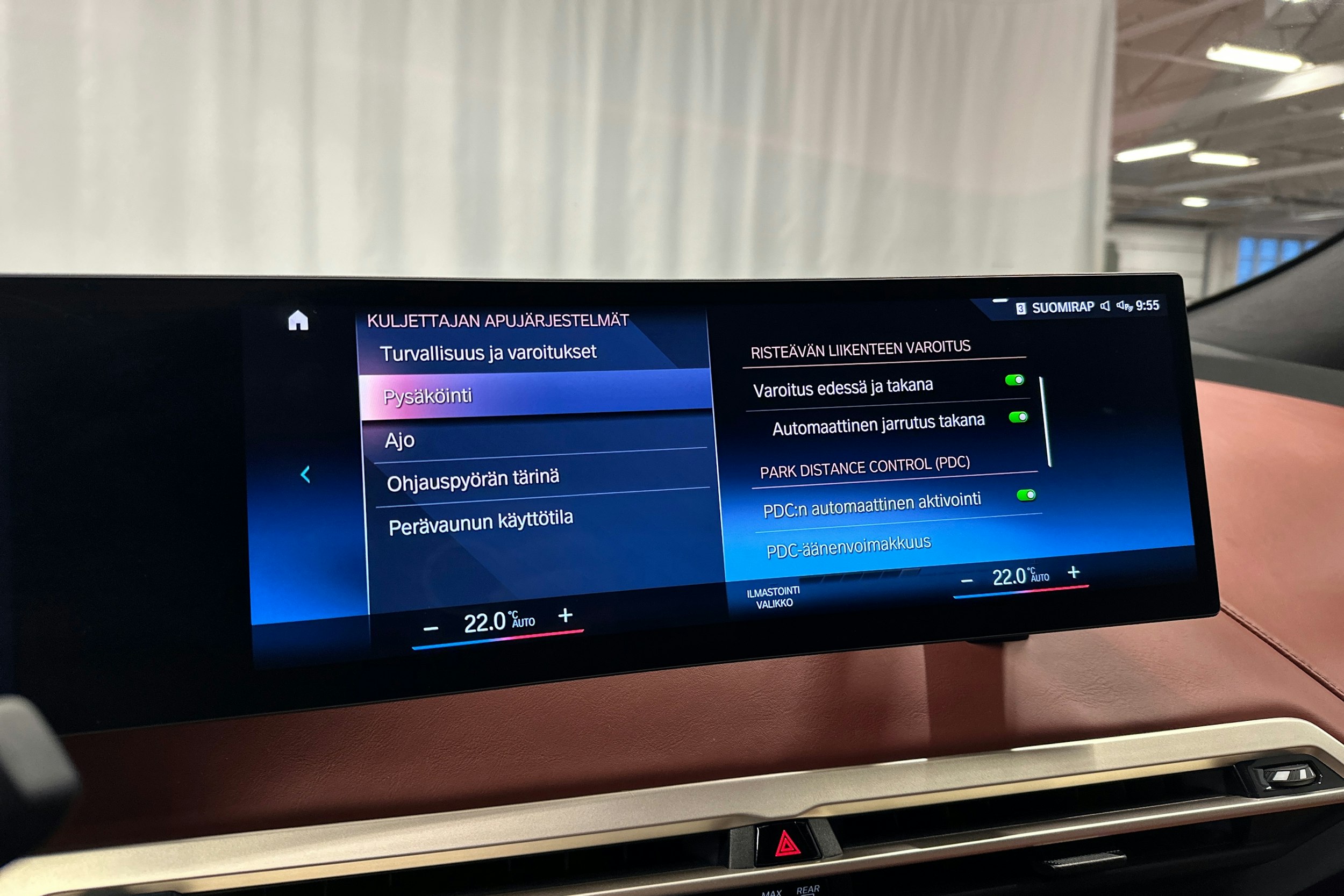 harmaa BMW iX 2021 kuva 26.