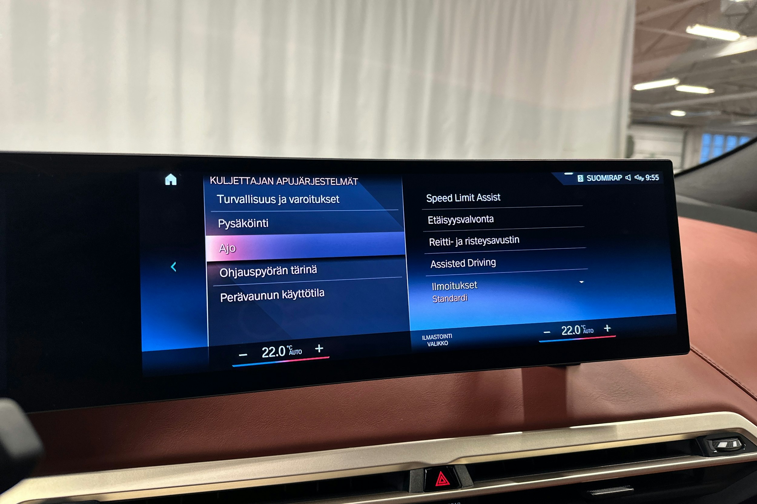 harmaa BMW iX 2021 kuva 27.