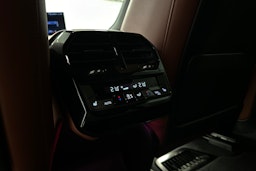 harmaa BMW iX 2021 kuva 34.