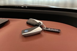 harmaa BMW iX 2021 kuva 38.