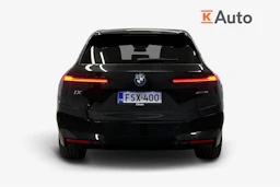 musta BMW iX 2022 kuva 4.