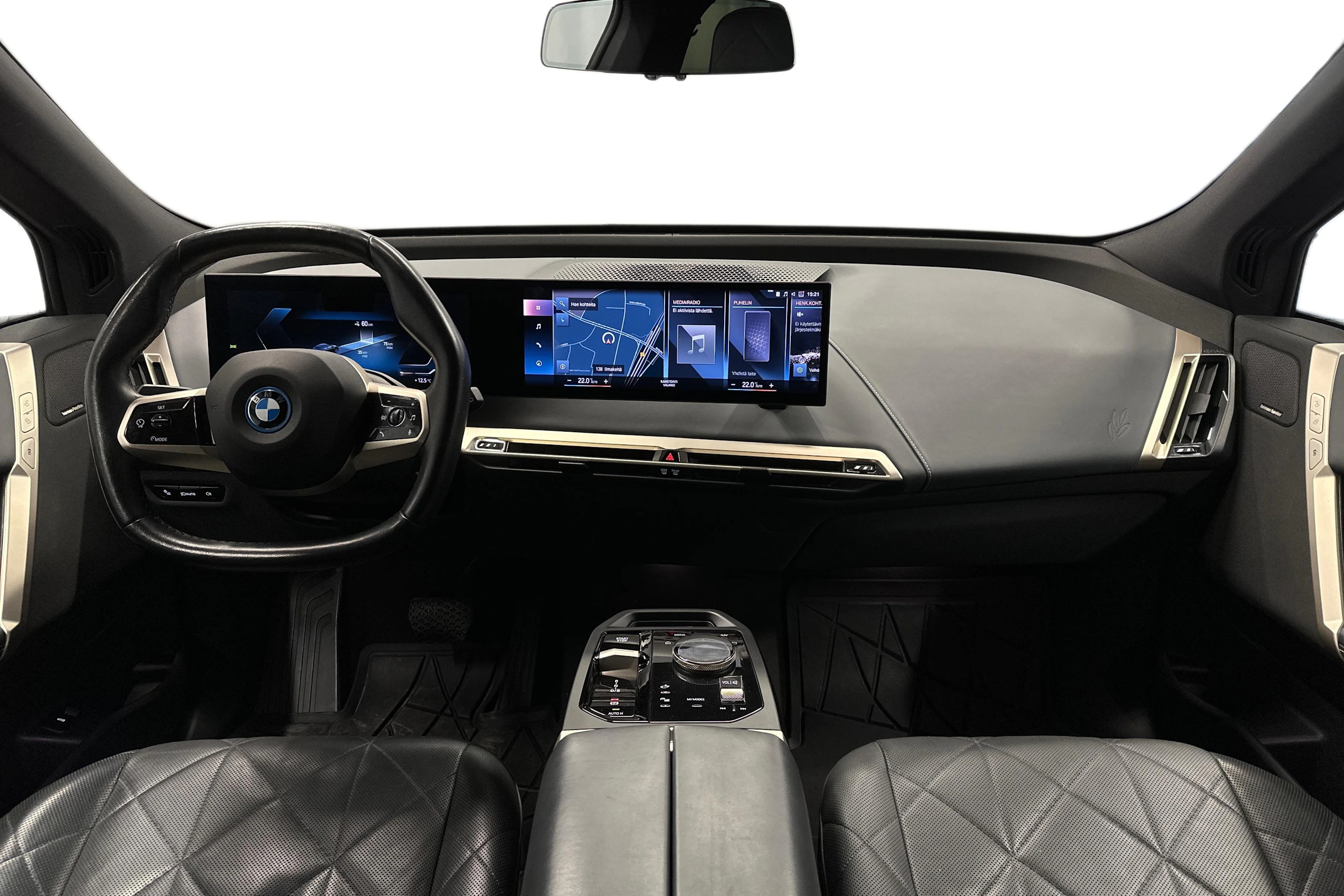 musta BMW iX 2022 kuva 9.