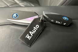 musta BMW iX 2022 kuva 38.