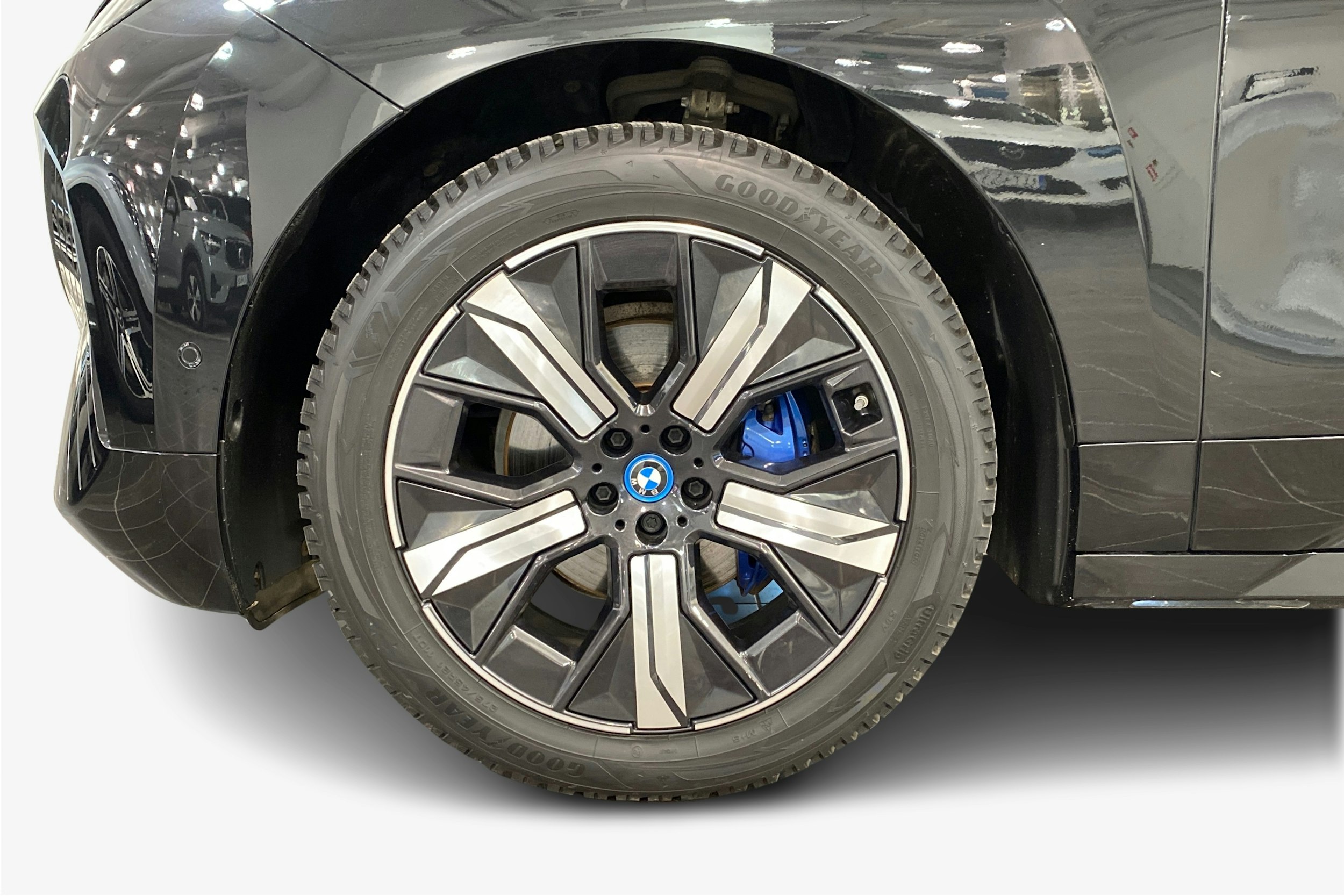 musta BMW iX 2022 kuva 11.