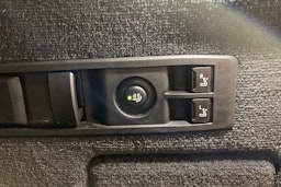 musta BMW iX 2022 kuva 14.