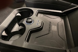 musta BMW iX 2022 kuva 21.