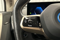 sininen BMW iX 2022 kuva 14.