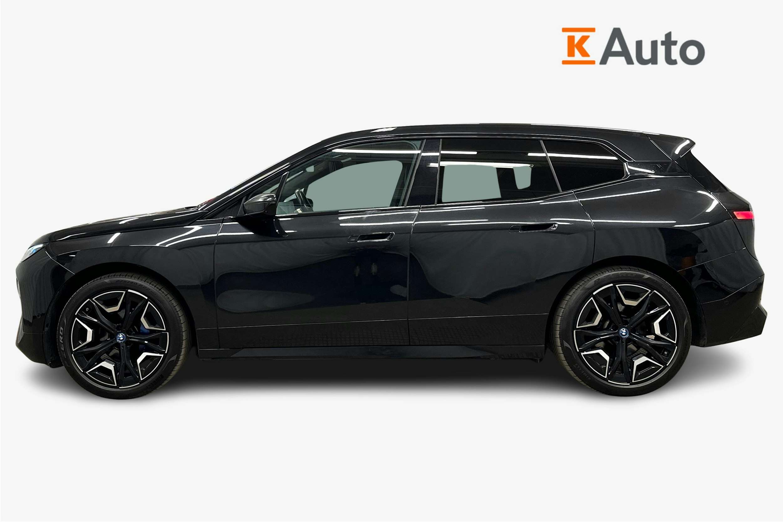 musta BMW iX 2022 kuva 6.