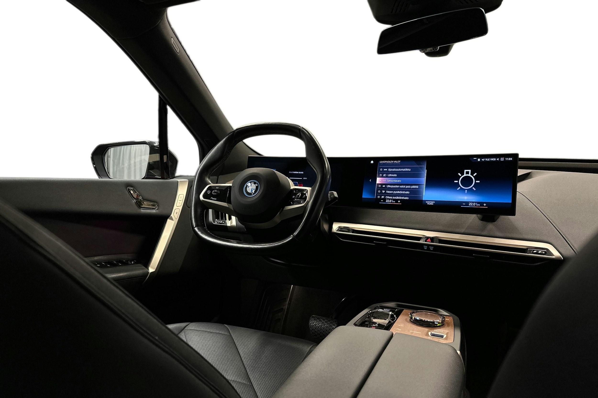 musta BMW iX 2022 kuva 9.